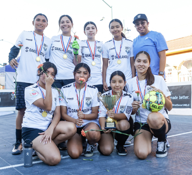 Girls, soccer, group photo, oakland genesis